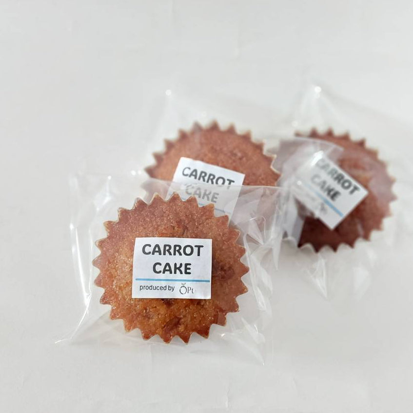 にんじんとくるみの米粉ケーキ